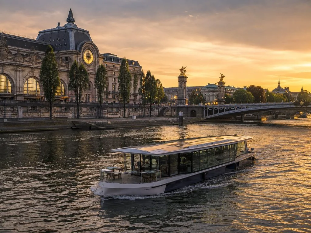 Paris: Fast-Access Seine River Cruise from Eiffel Tower